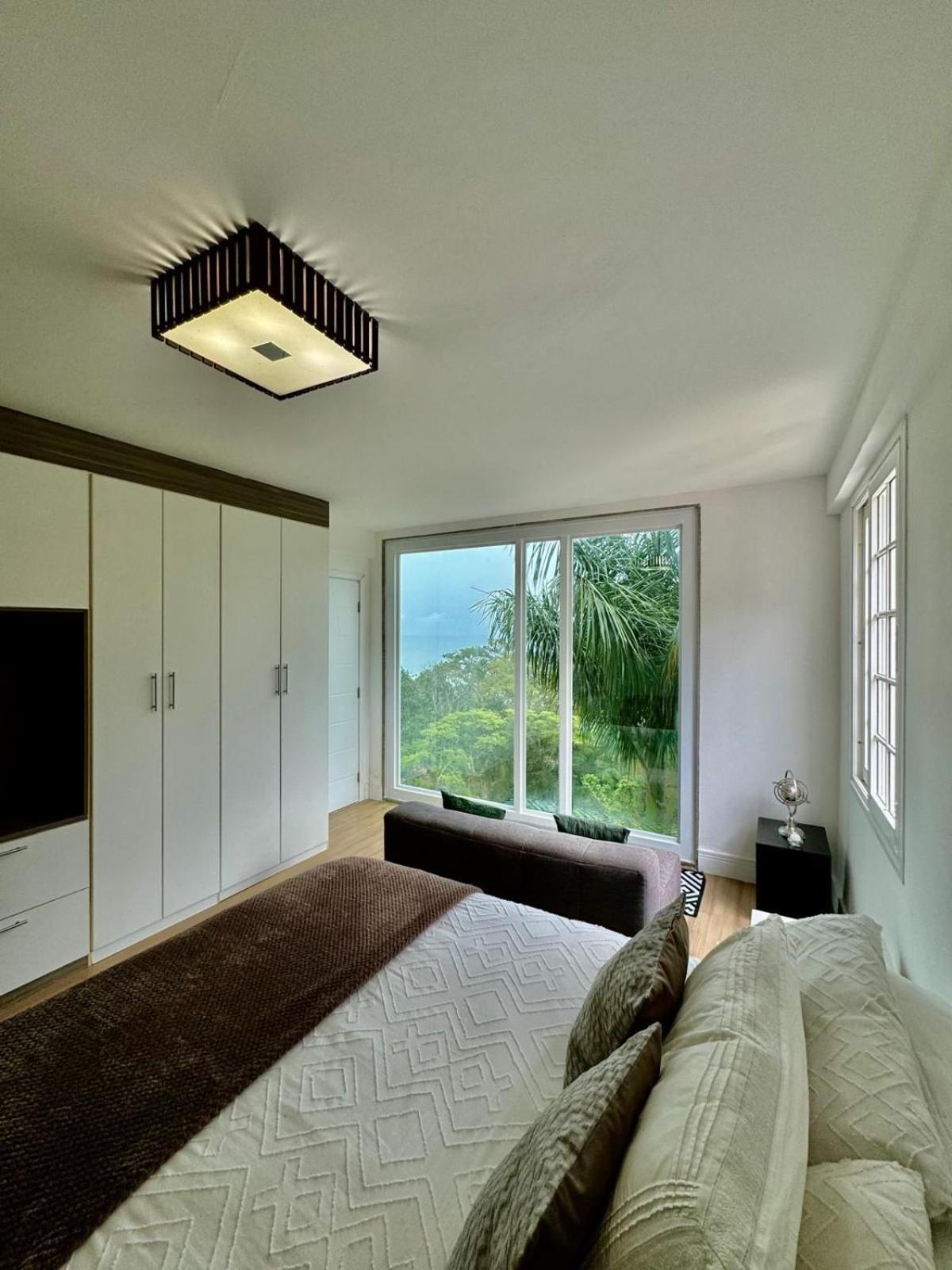 Wisma tamu Leonardi's Sunset House *